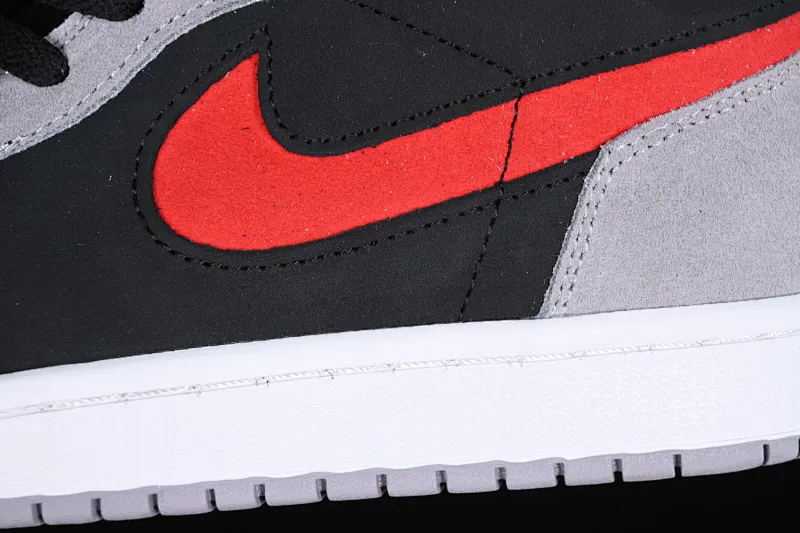 All categories Air Jordan Jordan series basketball shoes Air Jordan 1 High Air Jordan 1 Zoom CMFT AJ1 Joe 1 black gray red color matching DV1307-060